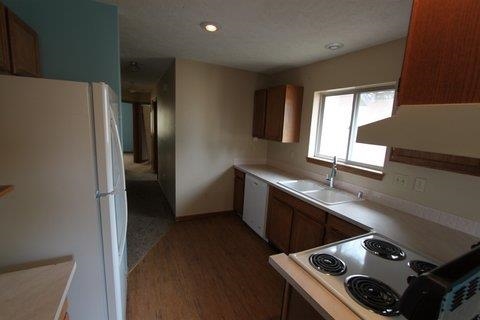 3107 E 33rd - Photo 3