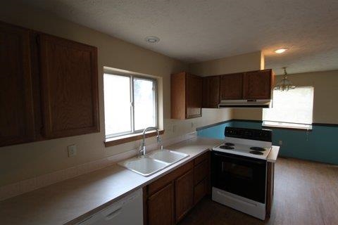 3107 E 33rd - Photo 5