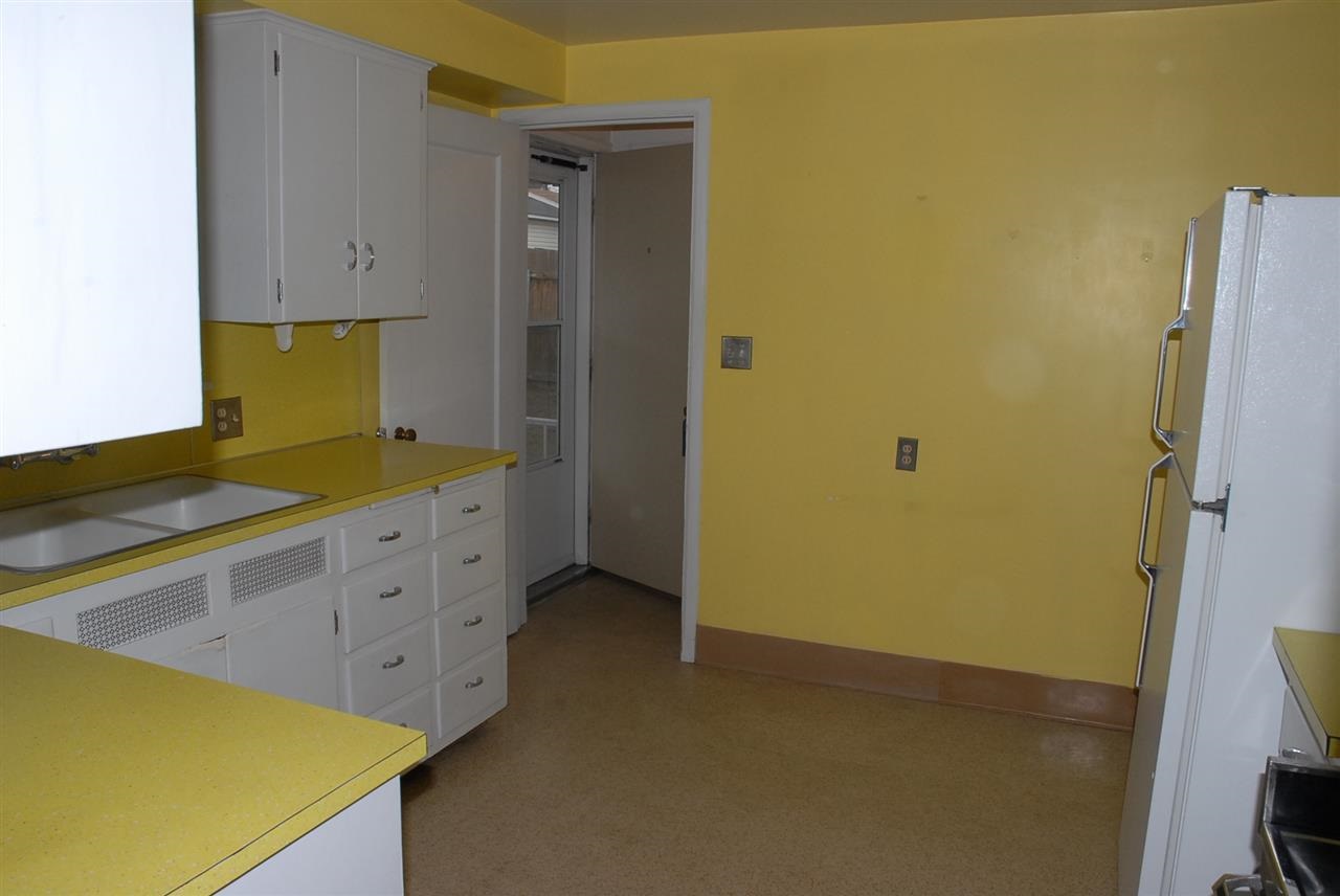 2528 W Walton Ave - Photo 9