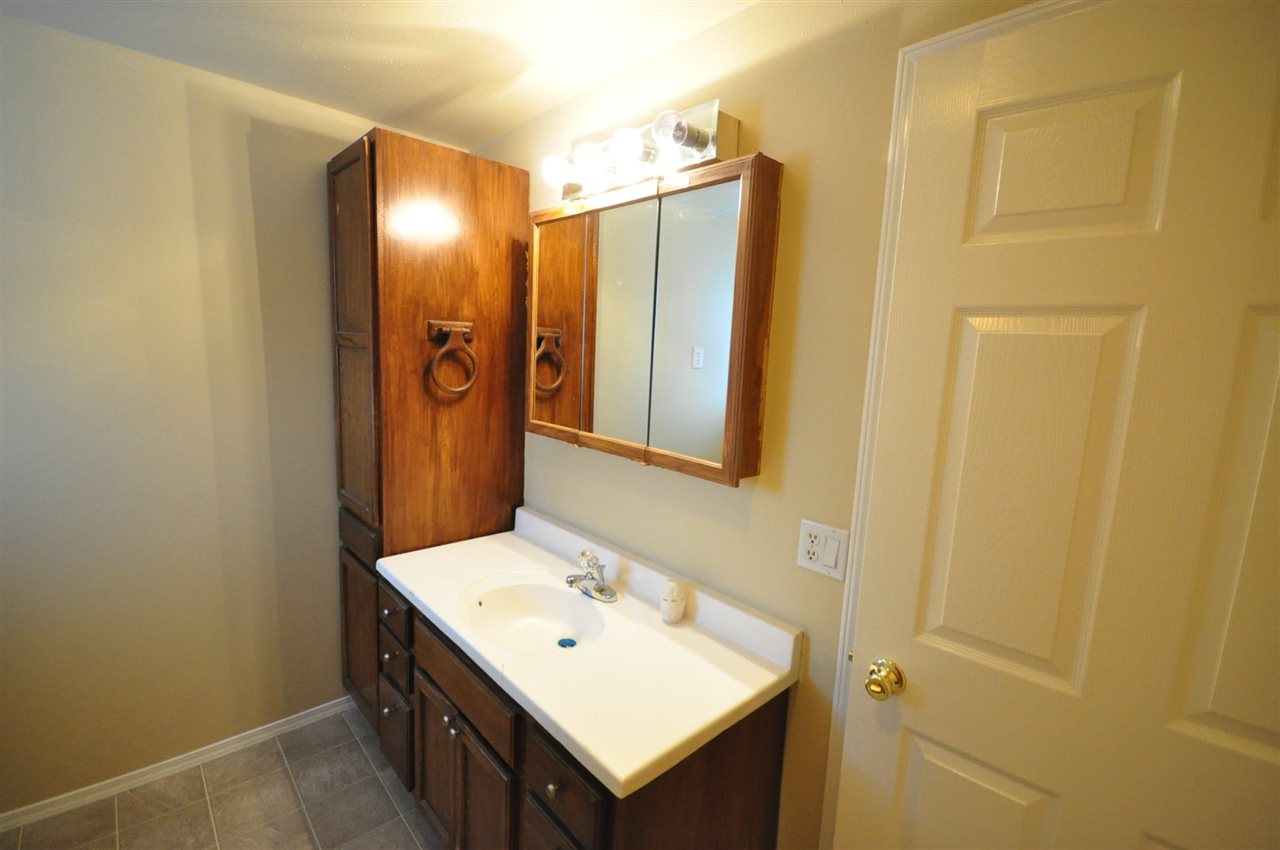 403 E 3RD St - Photo 7