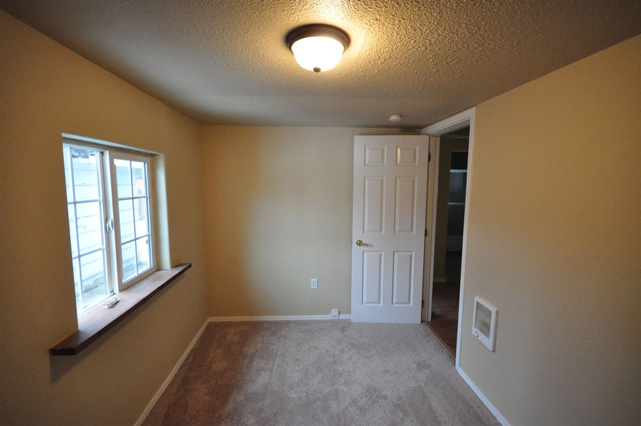 403 E 3RD St - Photo 9