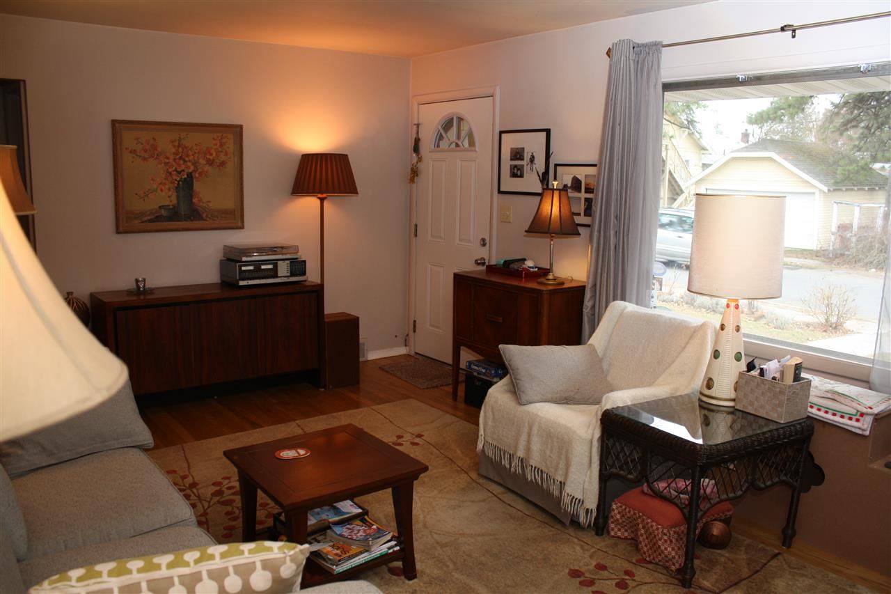 220 E 16TH - Photo 3