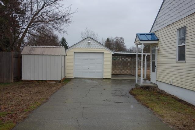 1410 N Locust Rd - Photo 2