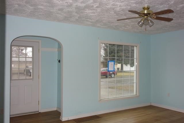 1410 N Locust Rd - Photo 4