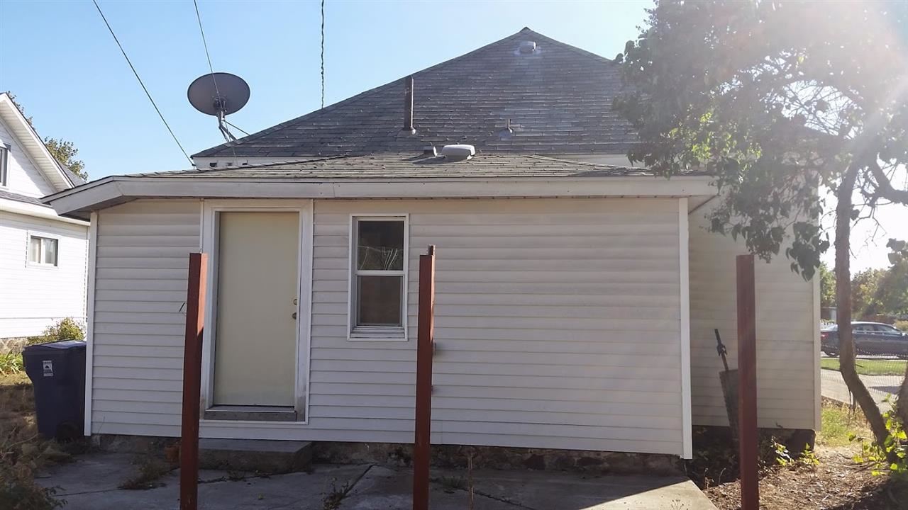 1814 W Spofford Ave - Photo 17