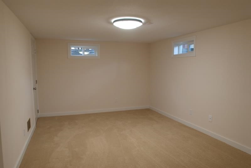 1653 E Glass - Photo 11