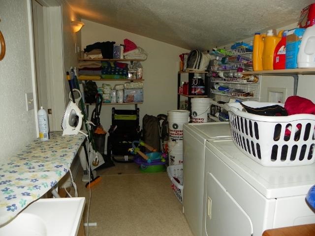 631 W Kiernan Ave - Photo 18