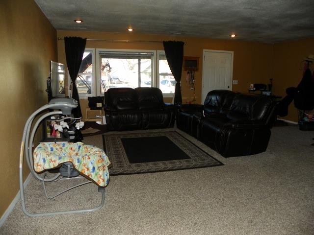 631 W Kiernan Ave - Photo 10