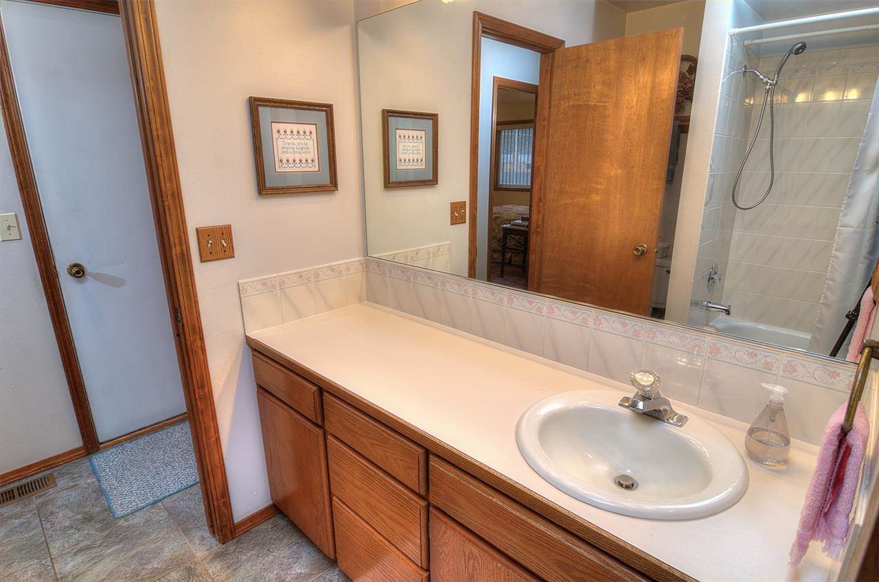 13908 E 27th Ct - Photo 20