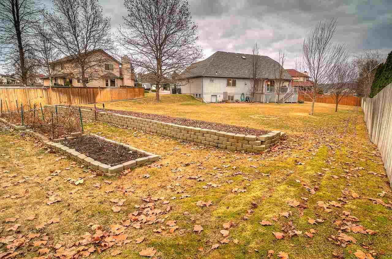 13908 E 27th Ct - Photo 3