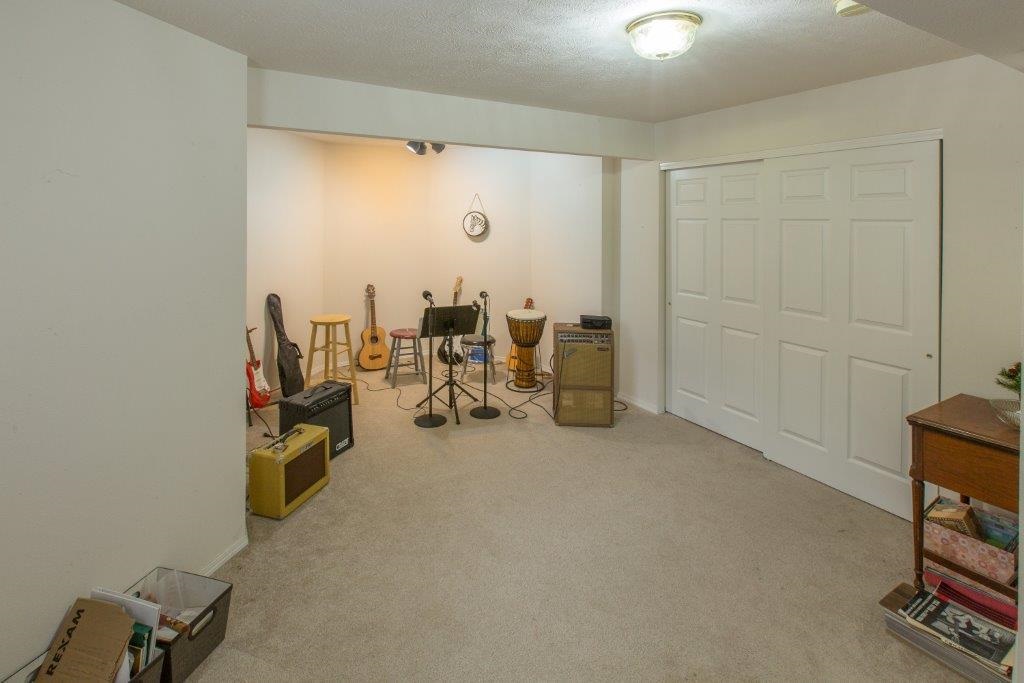 8712 N Kensington Dr - Photo 16