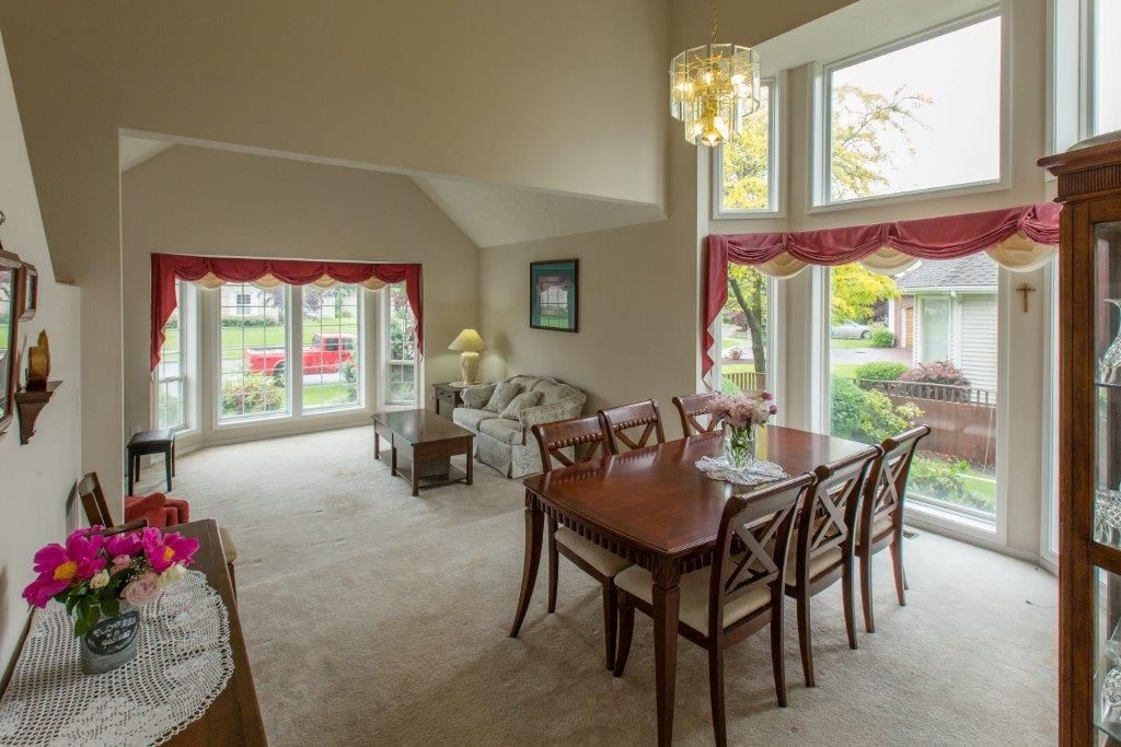 8712 N Kensington Dr - Photo 3