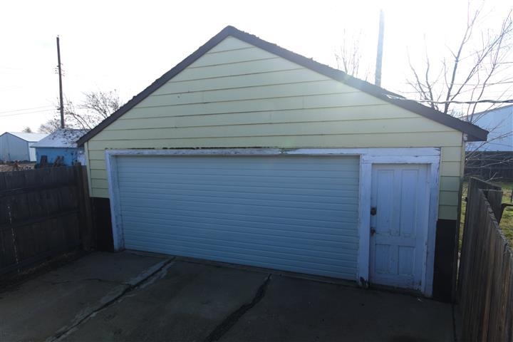 414 E Birch Ave - Photo 5