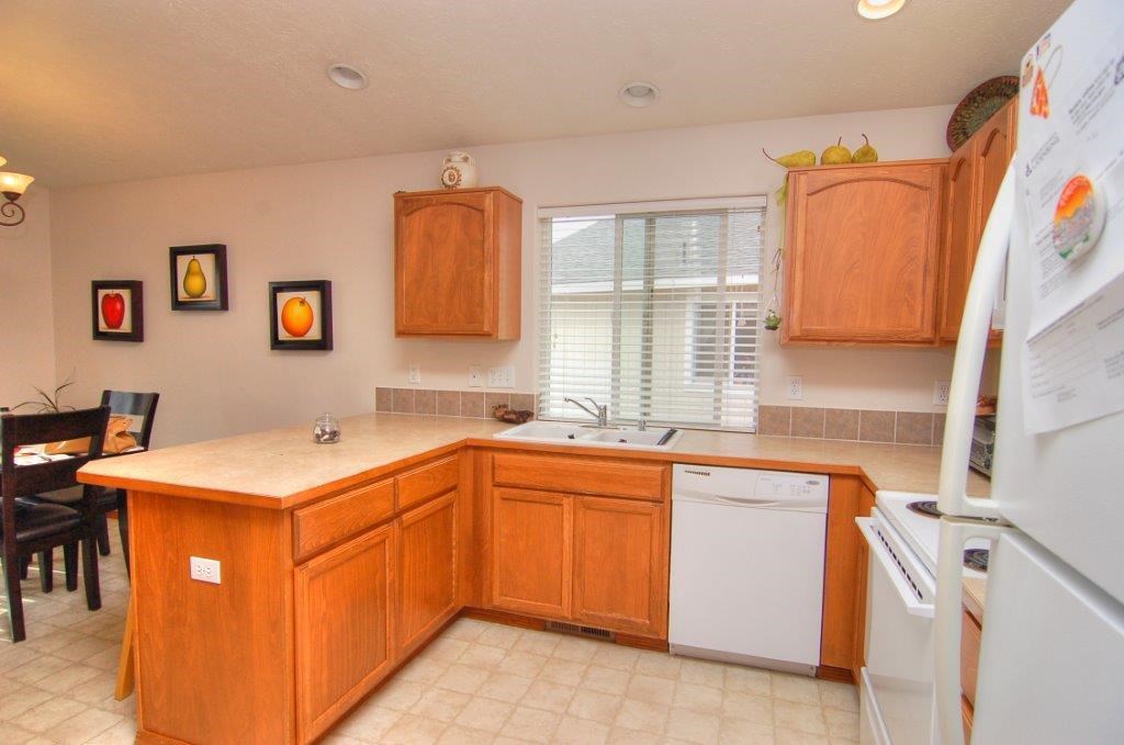 1506 E Clover Ave - Photo 3