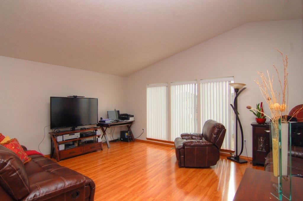 1506 E Clover Ave - Photo 4