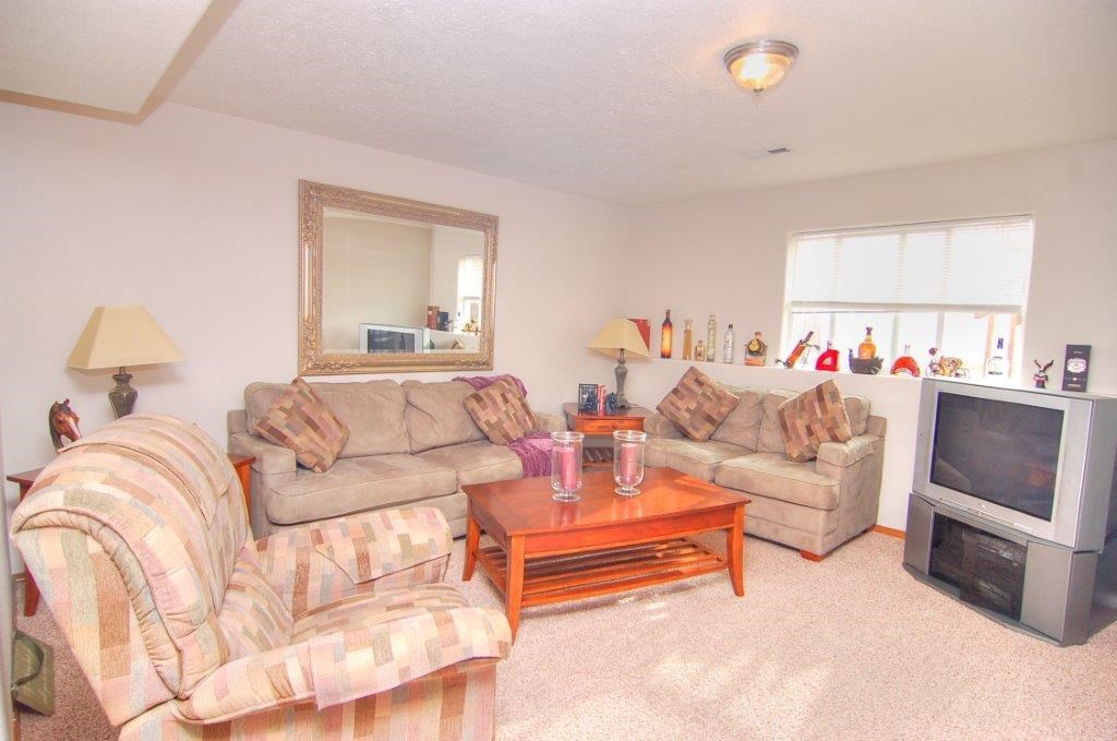 1506 E Clover Ave - Photo 10