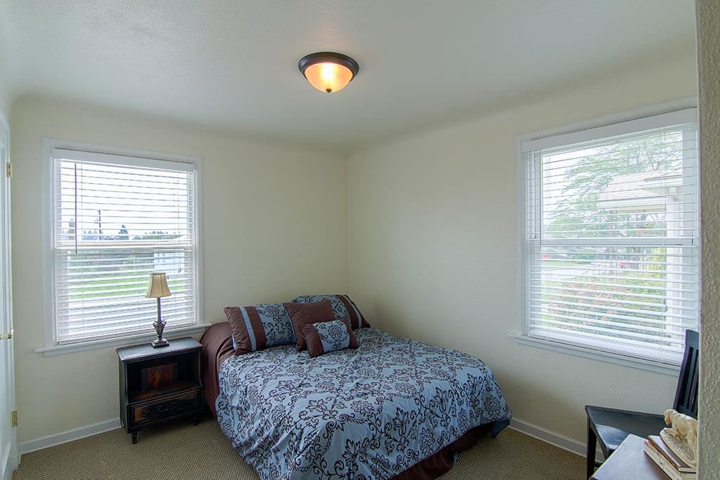 2826 W Hoffman Ave - Photo 12
