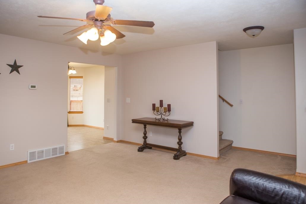 611 S Arties Ln - Photo 3