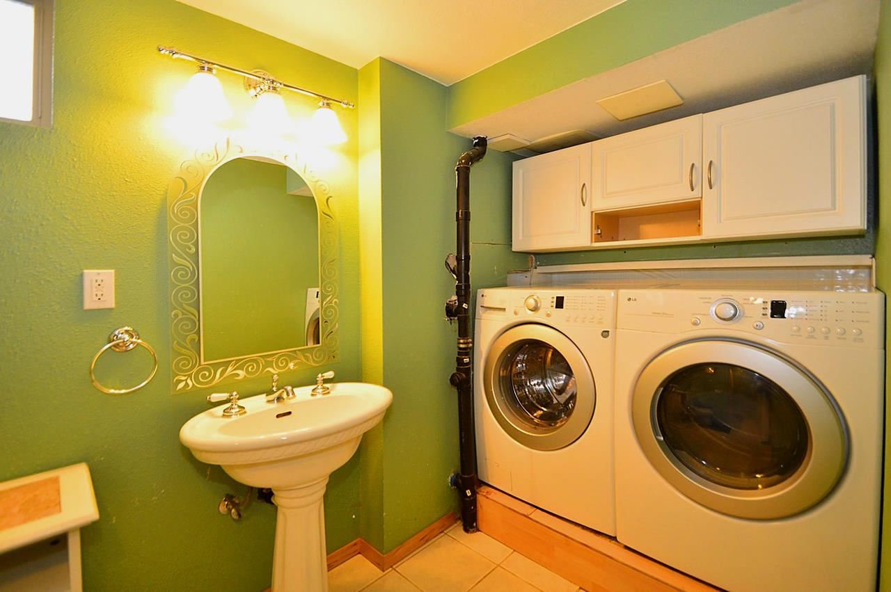 2411 N Normandie St - Photo 13