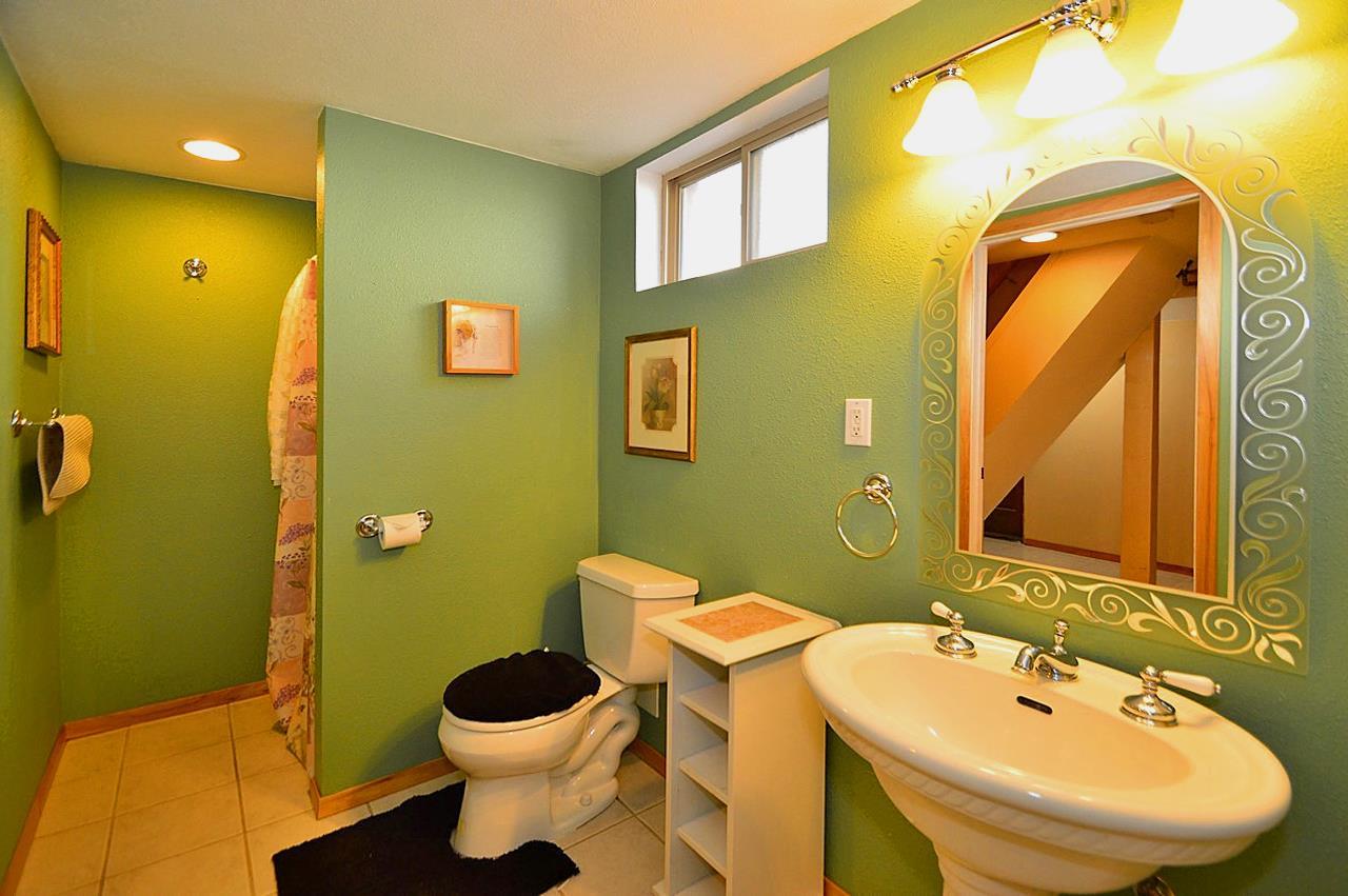 2411 N Normandie St - Photo 14