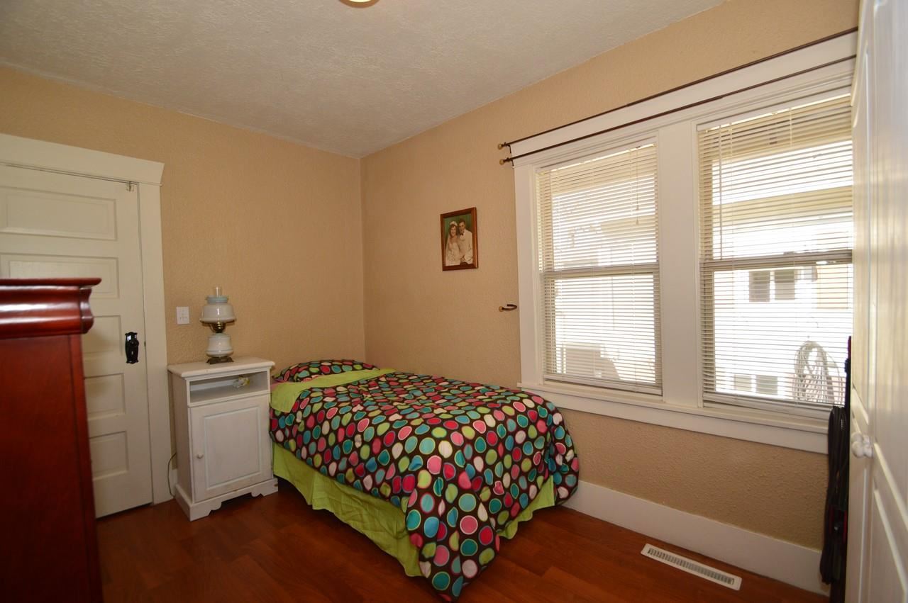 2411 N Normandie St - Photo 15