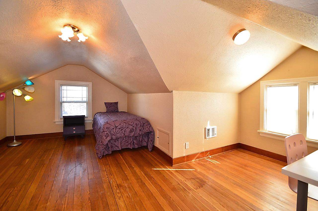 2411 N Normandie St - Photo 16