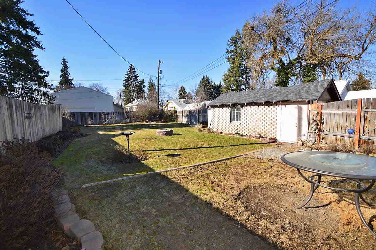 2411 N Normandie St - Photo 17