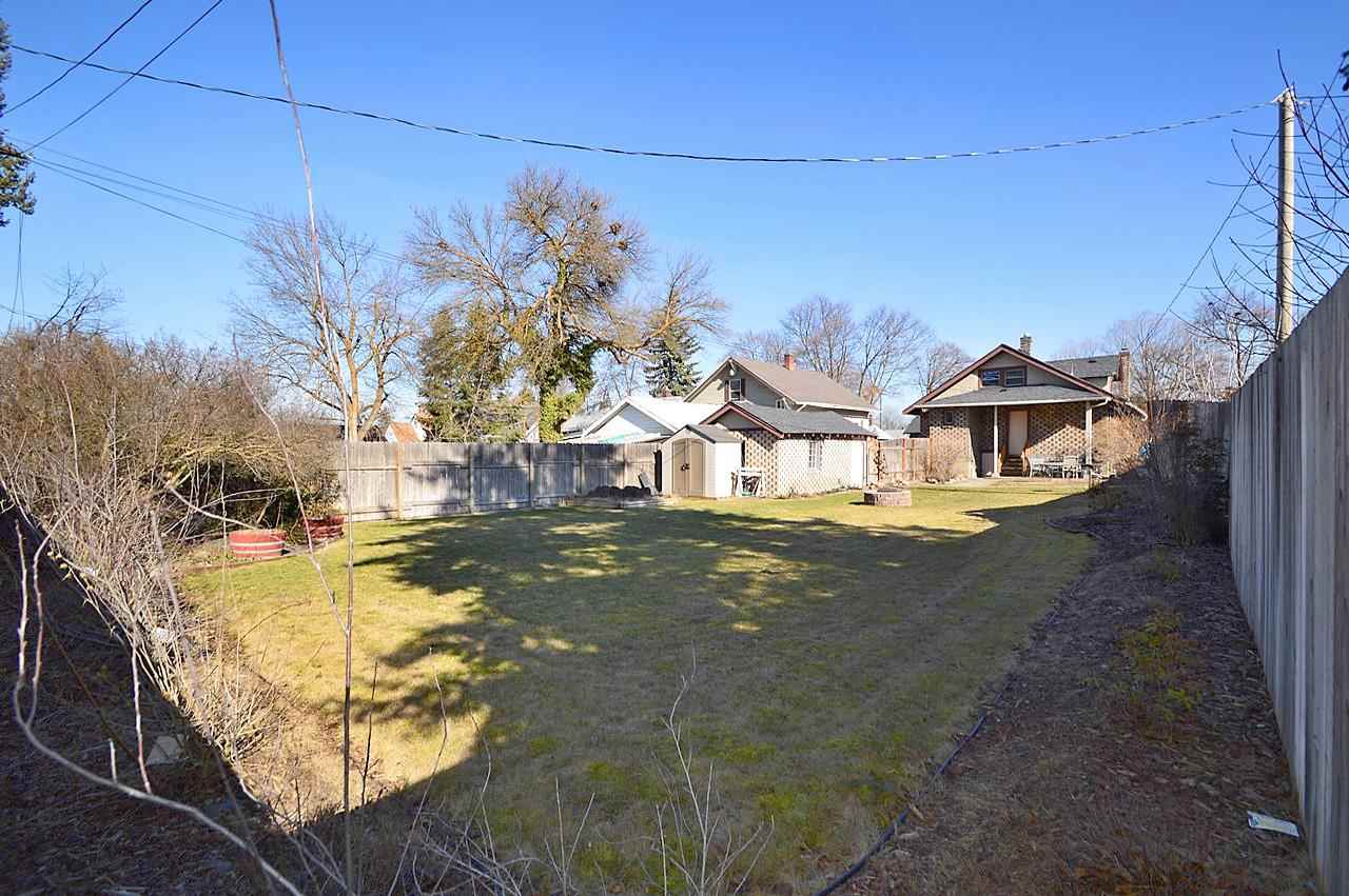 2411 N Normandie St - Photo 19