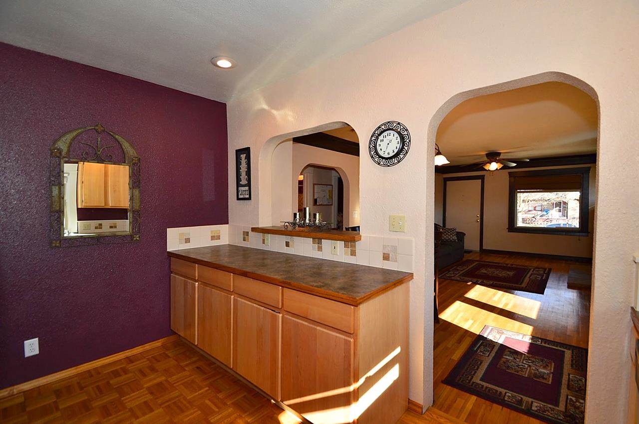 2411 N Normandie St - Photo 8