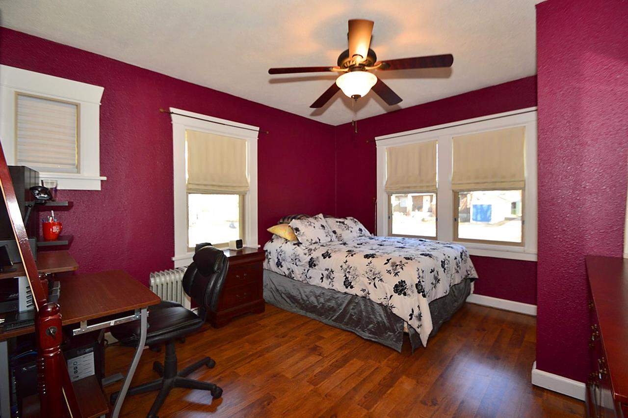 2411 N Normandie St - Photo 9