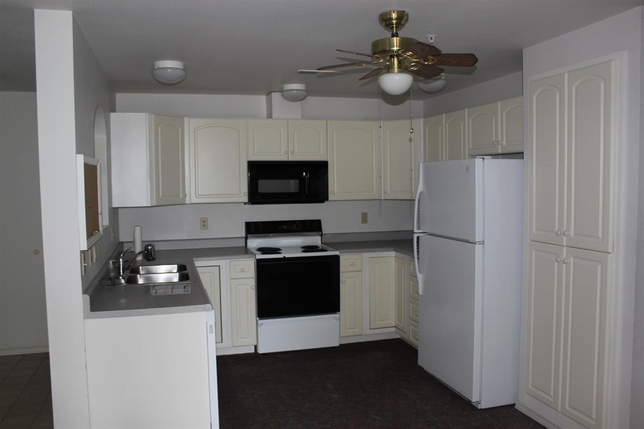 251 N Elm - Photo 4