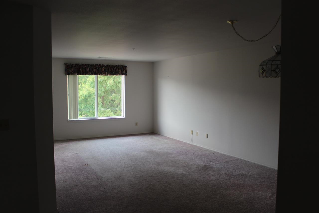 251 N Elm - Photo 7