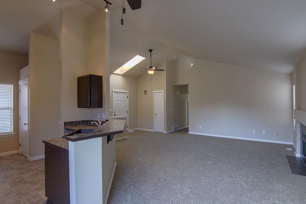 1624 N Harmony Ln - Photo 4