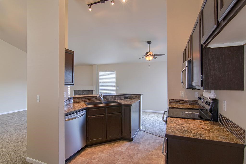 1624 N Harmony Ln - Photo 5