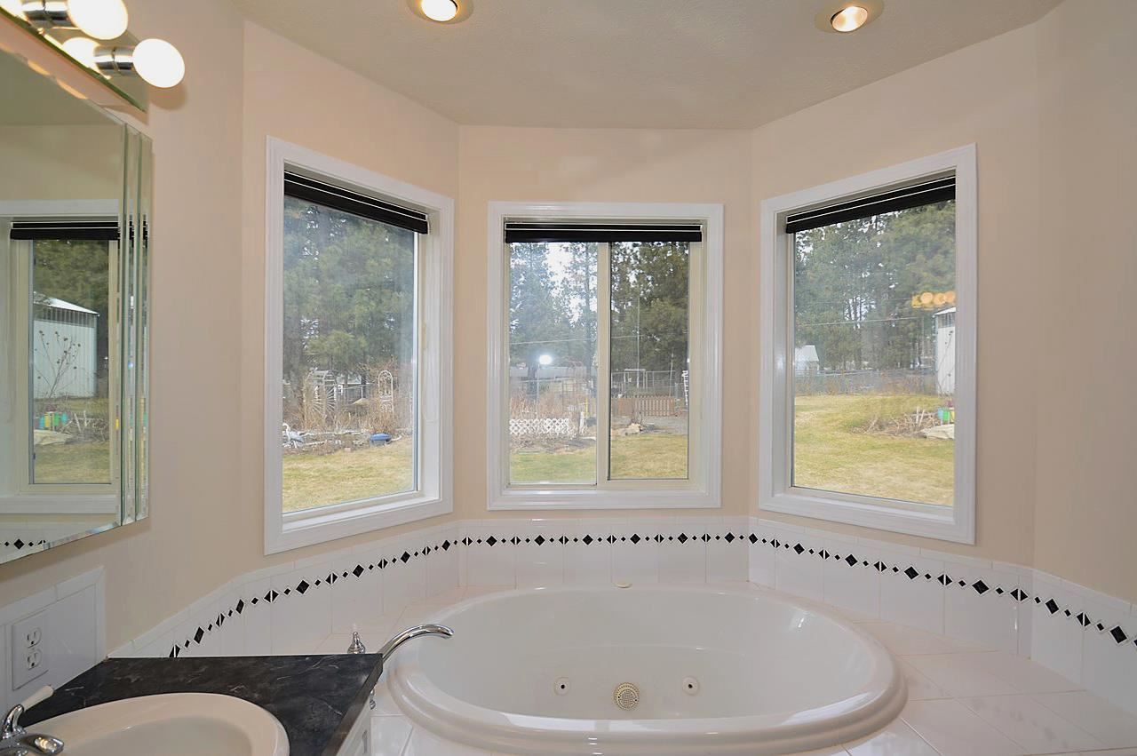 5607 E 27TH - Photo 14