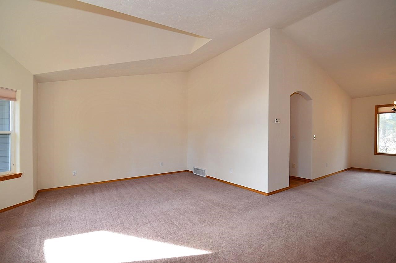 5607 E 27TH - Photo 7