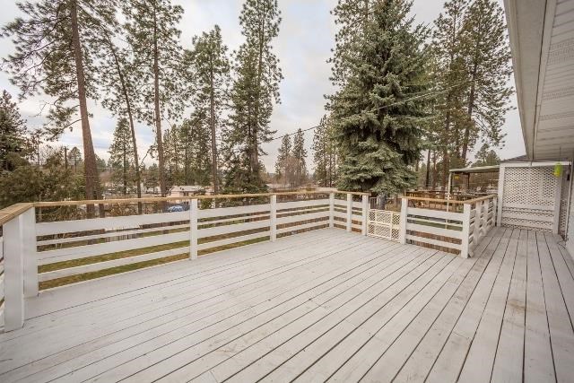 5015 N Greenwood Blvd - Photo 9