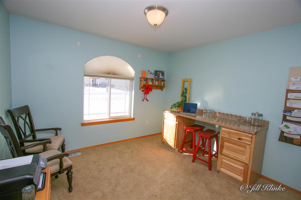 914 N Country Club Dr - Photo 11