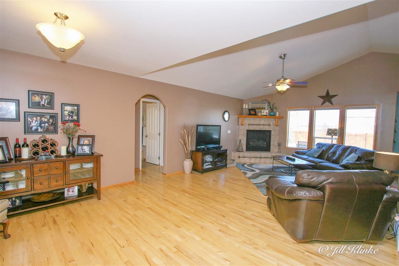 914 N Country Club Dr - Photo 7