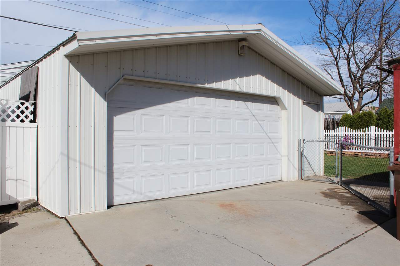2428 W Lacrosse Ave - Photo 14