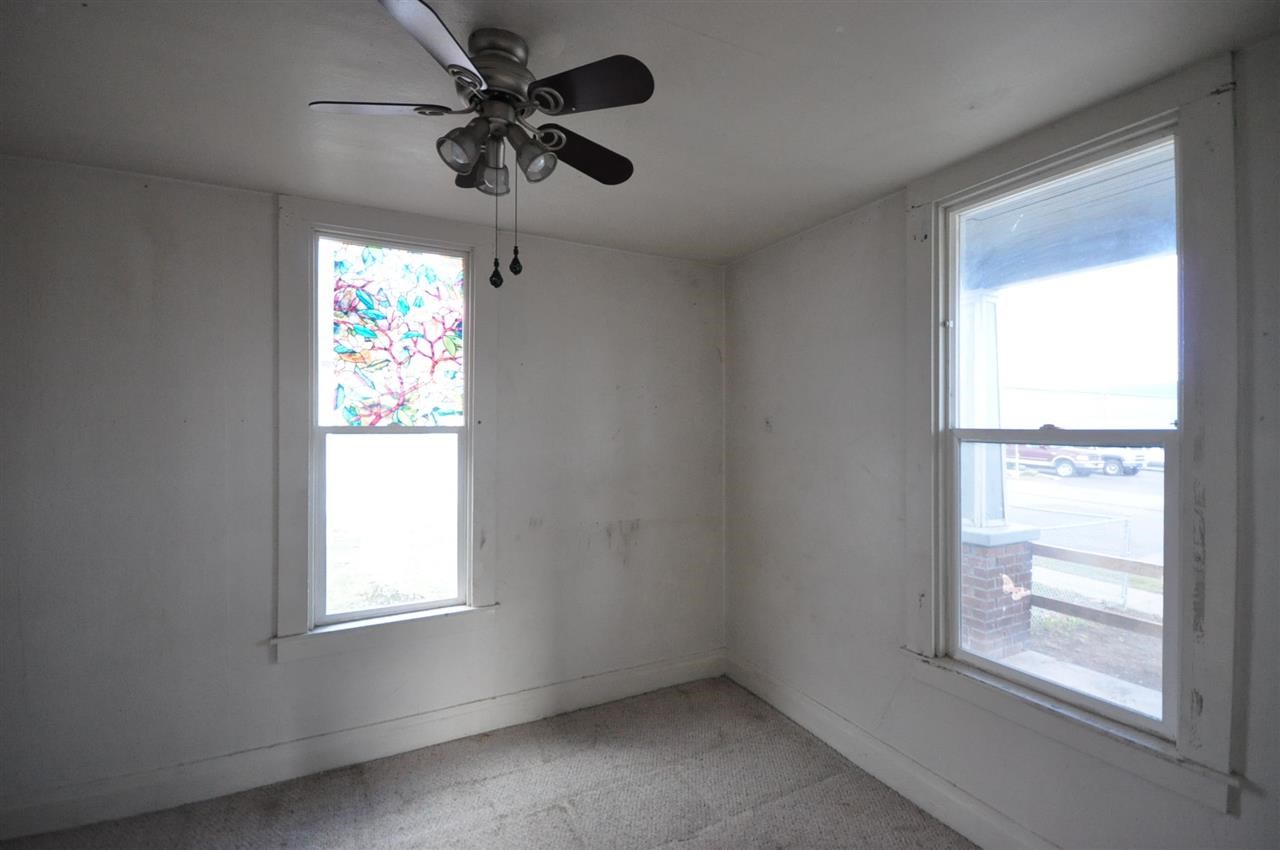 24 S Fiske St - Photo 4