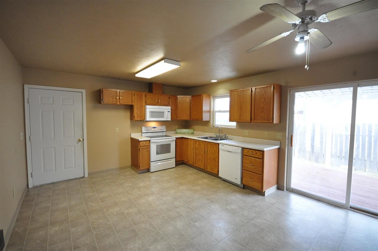 618 S Spokane Ave - Photo 3