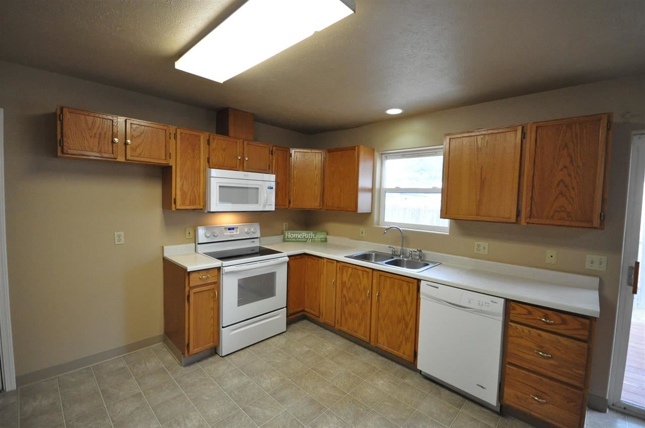 618 S Spokane Ave - Photo 4