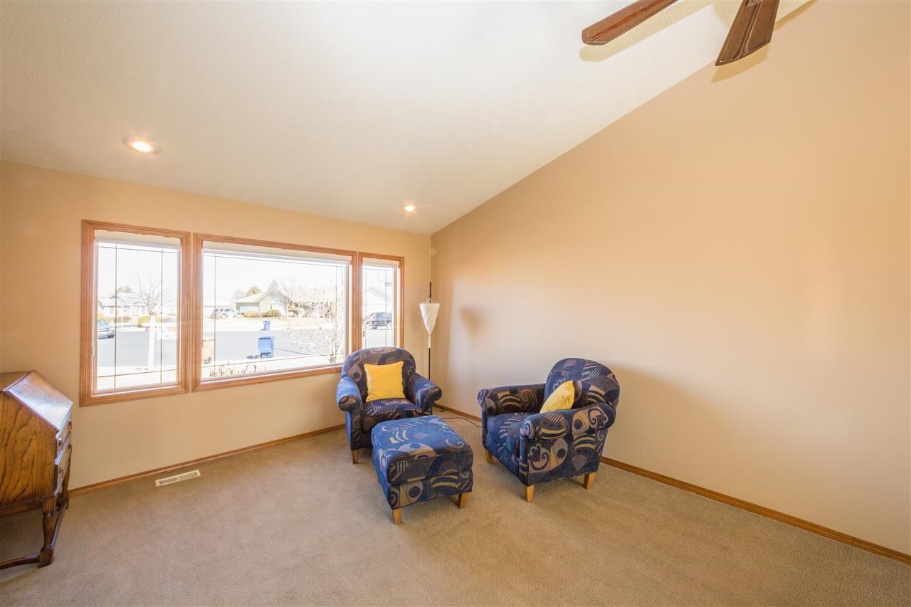 4412 S Parkside Ct - Photo 4