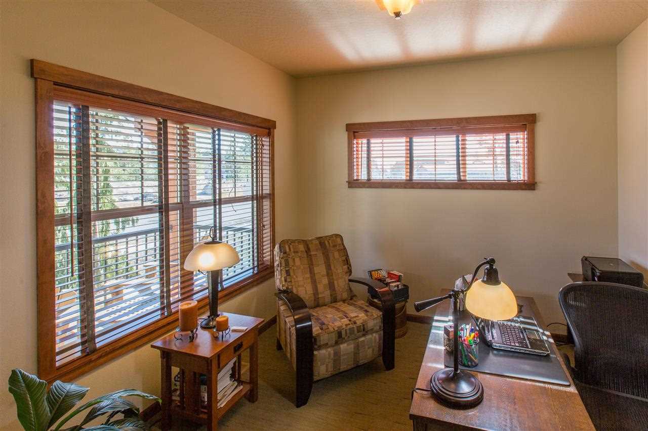 8601 N Rosebury Ln - Photo 4