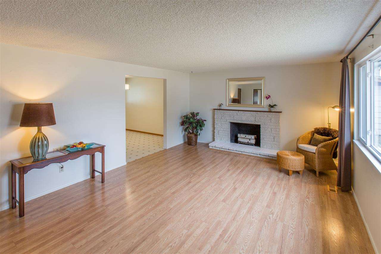 832 E Bismark - Photo 3