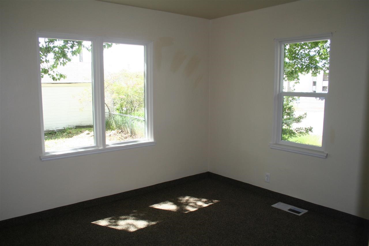 910 E Illinois Ave - Photo 12