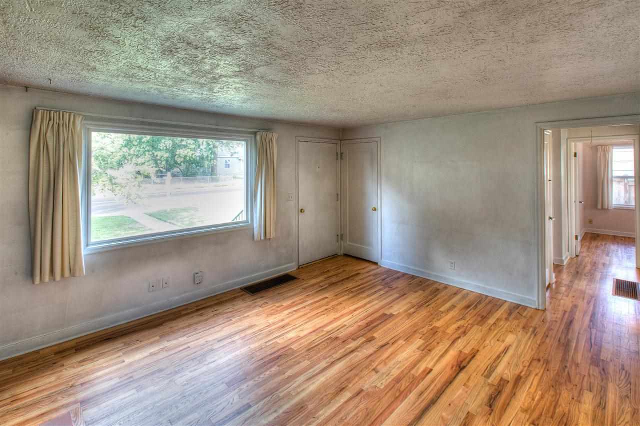 2839 W Rowan Ave - Photo 2