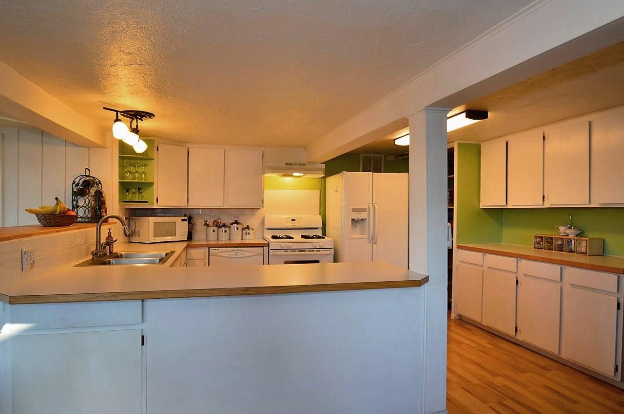 10509 E 8th - Photo 11