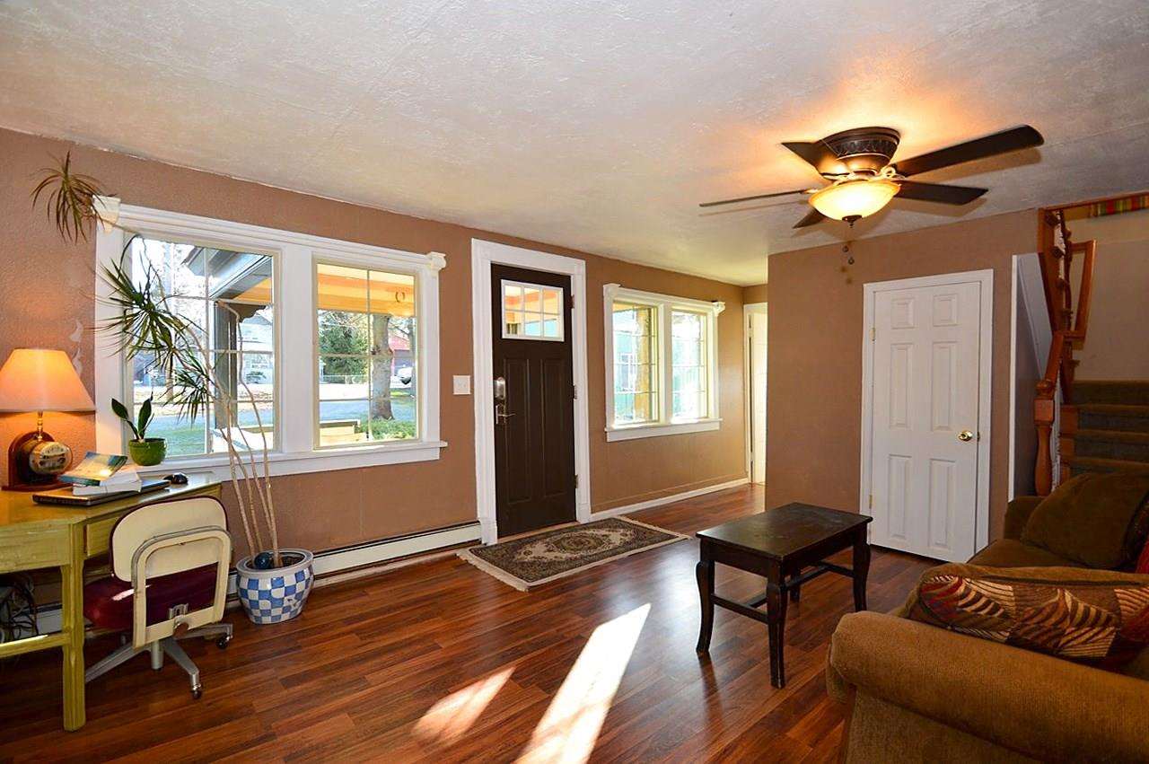 10509 E 8th - Photo 3